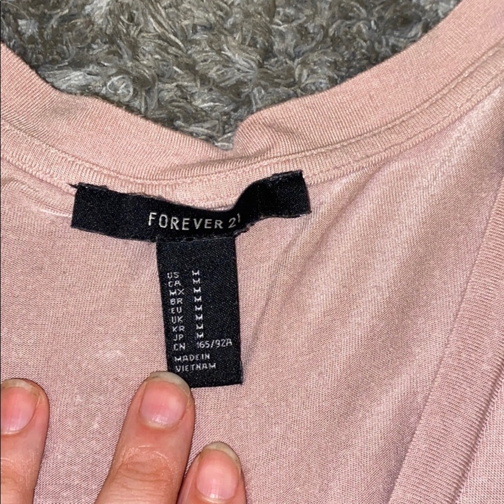 V neck - Picture 2 of 2